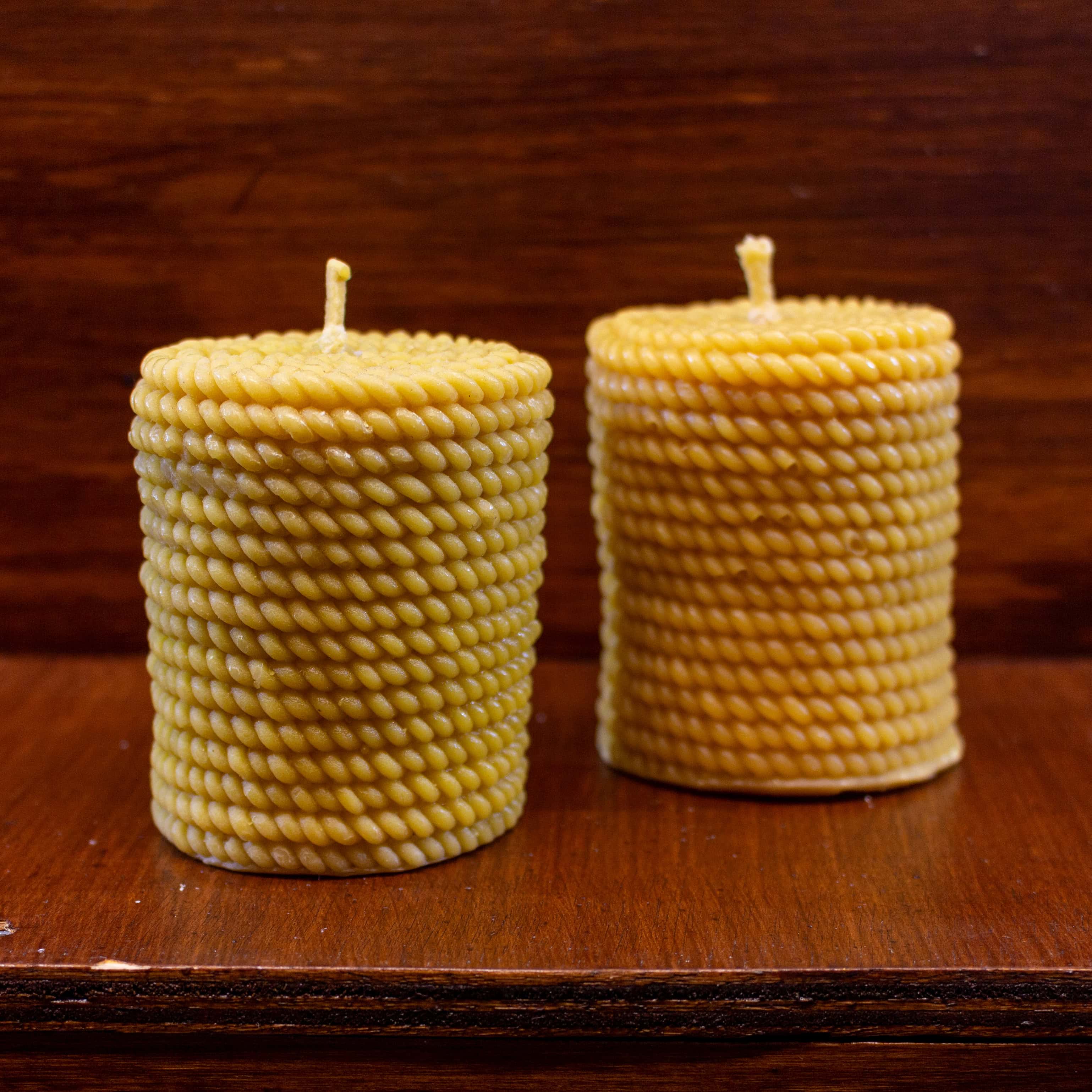 Bougies cylindriques en cire d'abeille, vue alternative