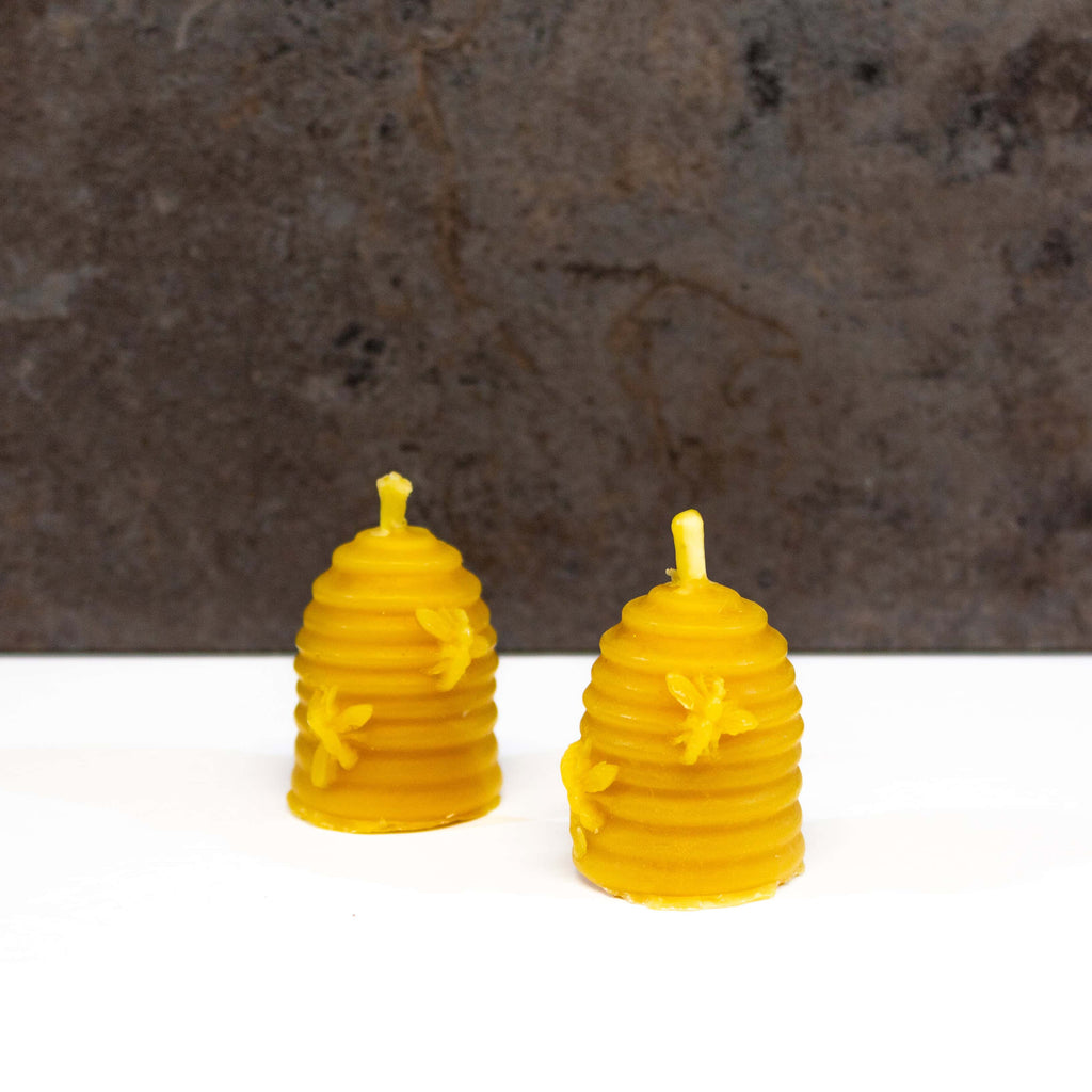 Deux bougies ruche en cire d'abeille blanche